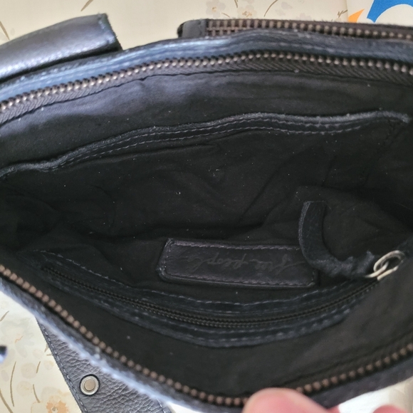 Free People Black Leather Crossbody Bag. Pouch. Fanny Bag.Size 11"×5". - Picture 10 of 11